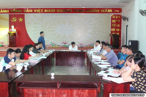Đồng chí Phó Bí thư Thường trực Huyện ủy Phan Văn Nguyên làm việc với Đảng ủy xã Pắc Ta